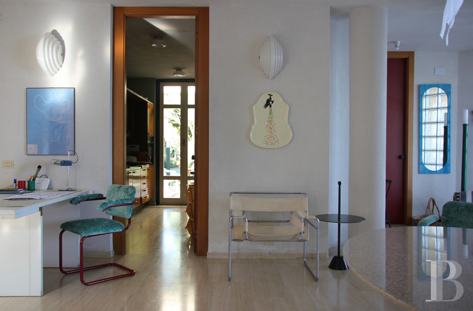 En Sicile, à l’est de Palerme, une maison d’inspiration moderniste en balcon sur la mer - photo  n°15